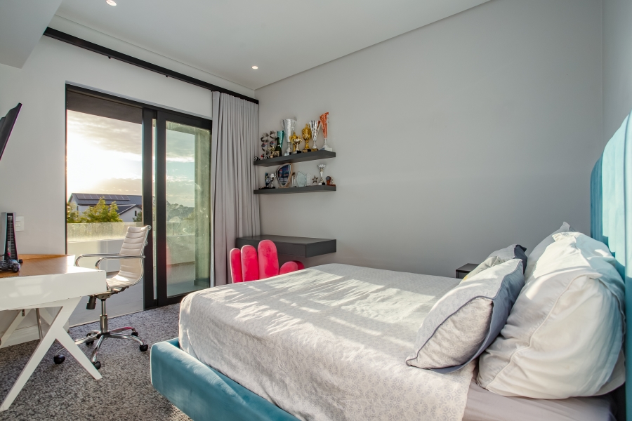 5 Bedroom Property for Sale in Val De Vie Estate Western Cape